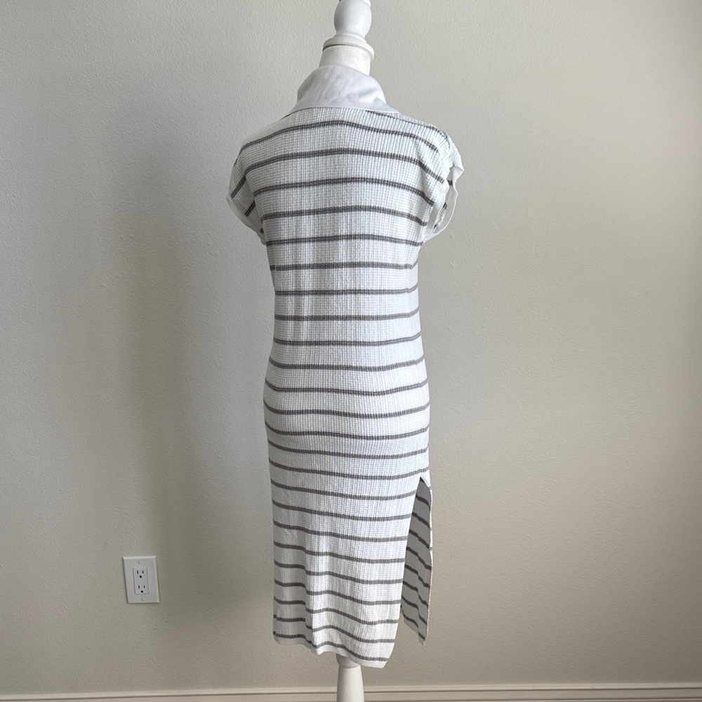 Striped White and Gray Dress - Picture 5 of 7
